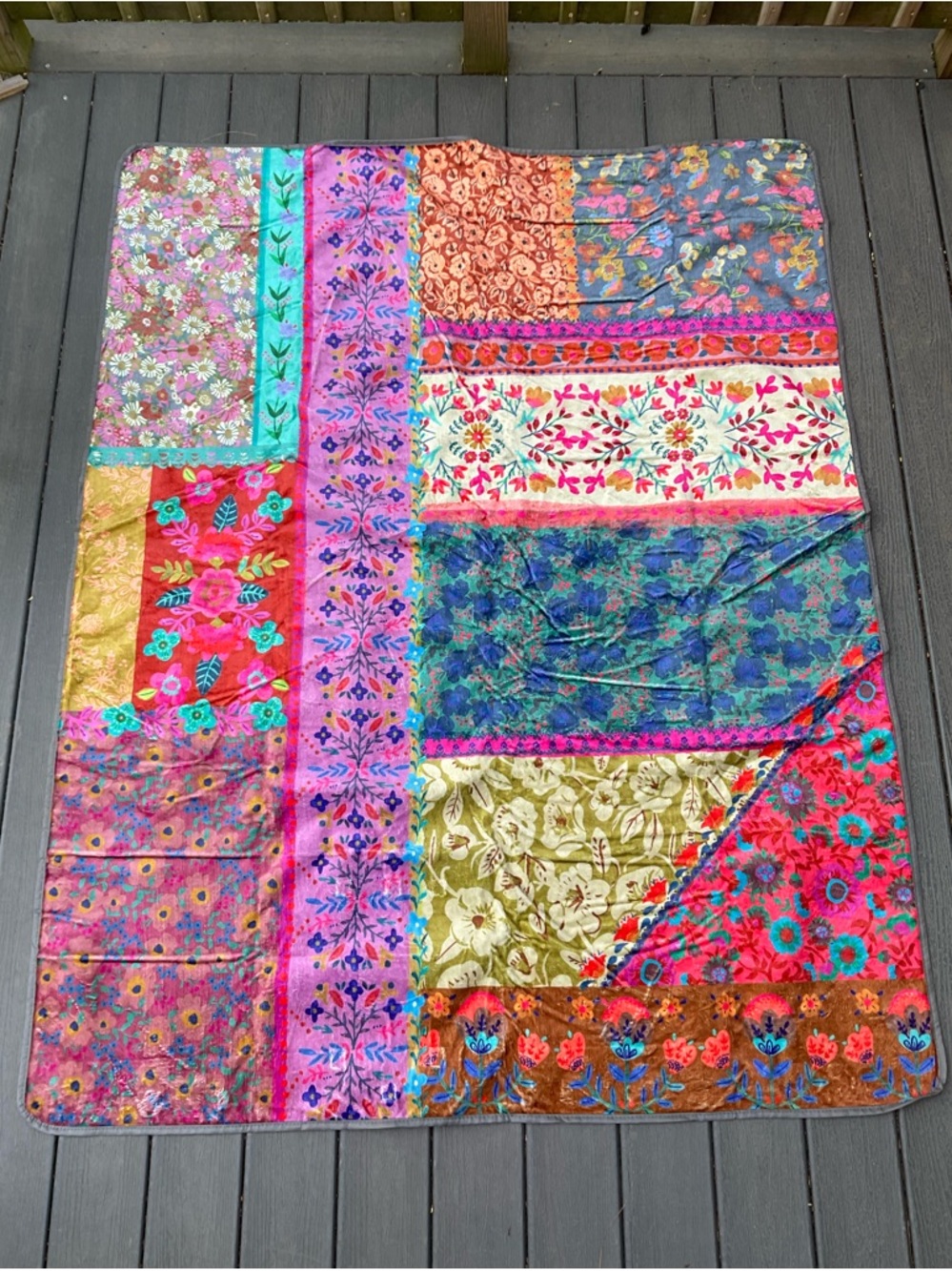 Natural Life Water Resistant Picnic Blanket 57”x72”Patchwork Floral w/Gray edge